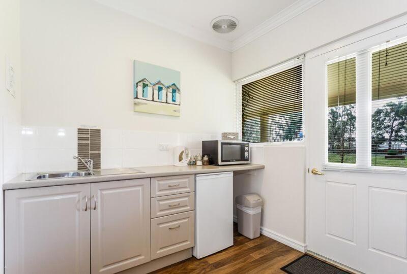 Inn The Tuarts Guest Lodge Busselton Accommodation - Adults Only Exterior photo