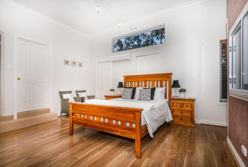 Inn The Tuarts Guest Lodge Busselton Accommodation - Adults Only Exterior photo